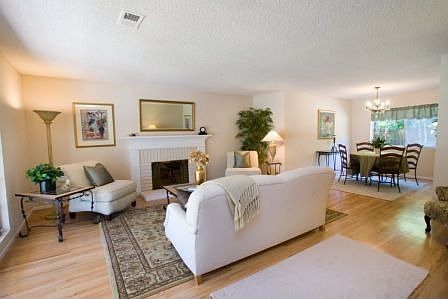 4th image of 5582 Abington Dr