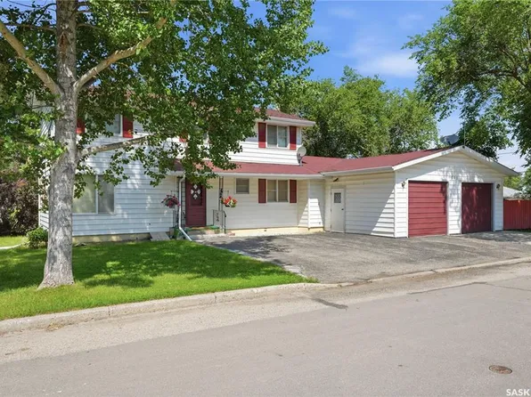 501 3rd STREET E, Watrous, SK S0K 4T0