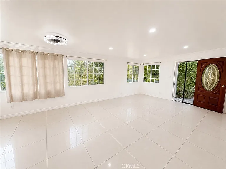 17402 Horst Ave — Photo 4
