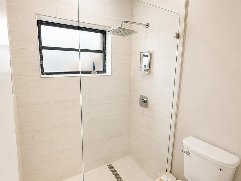 4086 Palm Forest Dr S — Photo 8