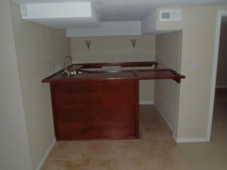 1321 Eudora St — Photo 15