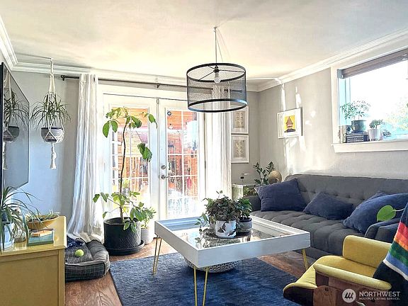 2nd image of 3820 S Sheridan Avenue