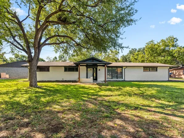 102 W Highland Dr, Irving, TX 75062