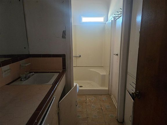 4th image of 3001 Jack Cook Dr