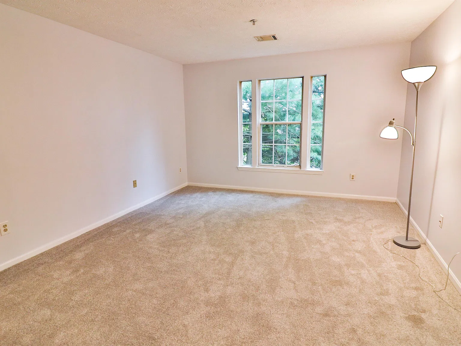 13110 Briarcliff Terrace - 610 — Photo 2