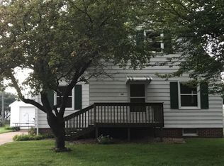 214 3rd St, Atkins, IA 52206