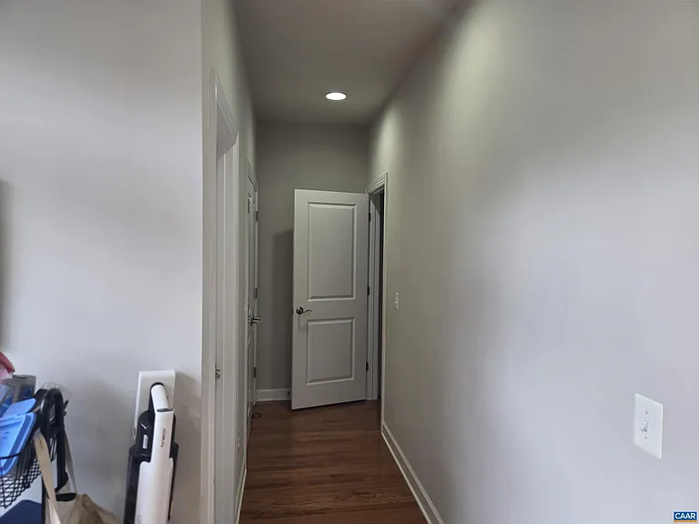 2441 Winthrop Dr — Photo 12