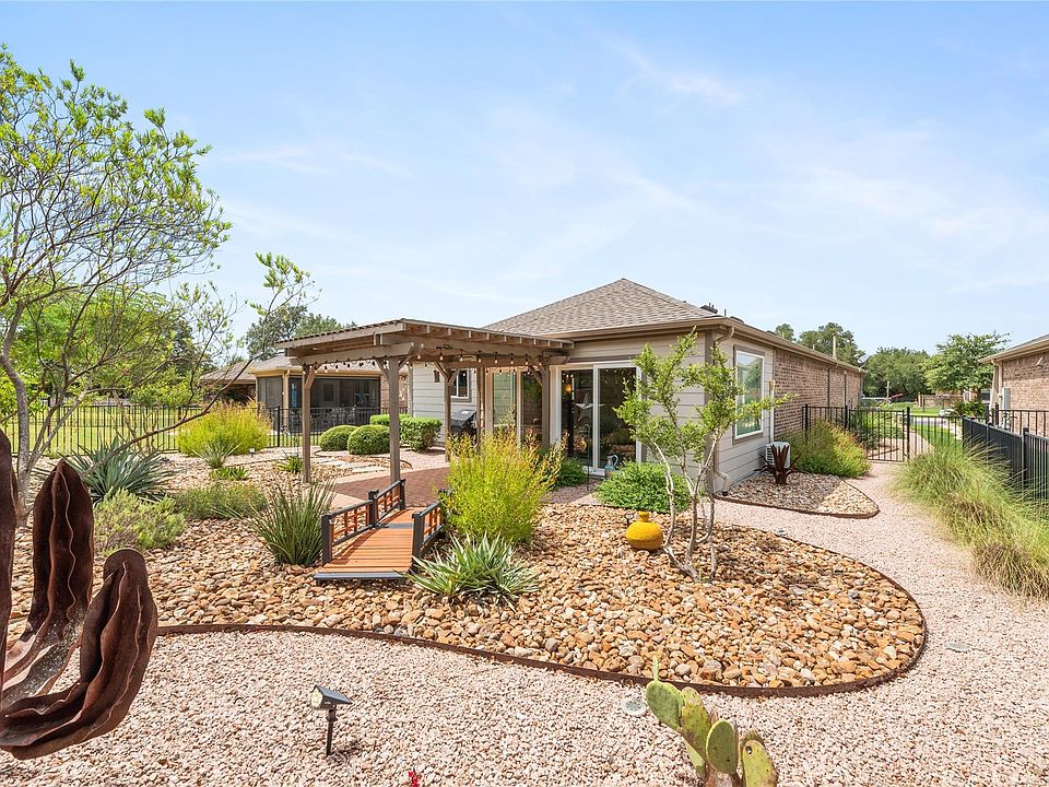 1st image of 307 Hobby St