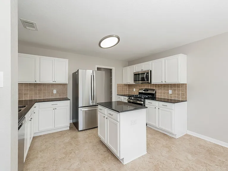 3330 Legends Mill Dr — Photo 10