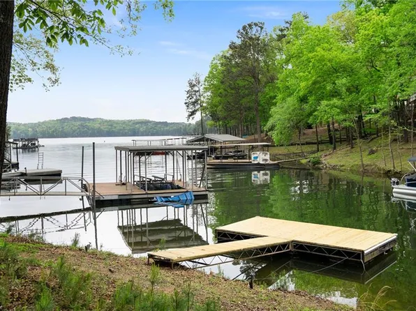 18 Oriole Dr SE, White, GA 30184