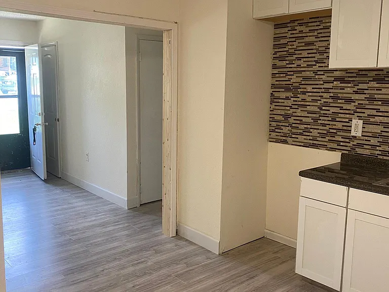 4000 Shalann Dr — Photo 2