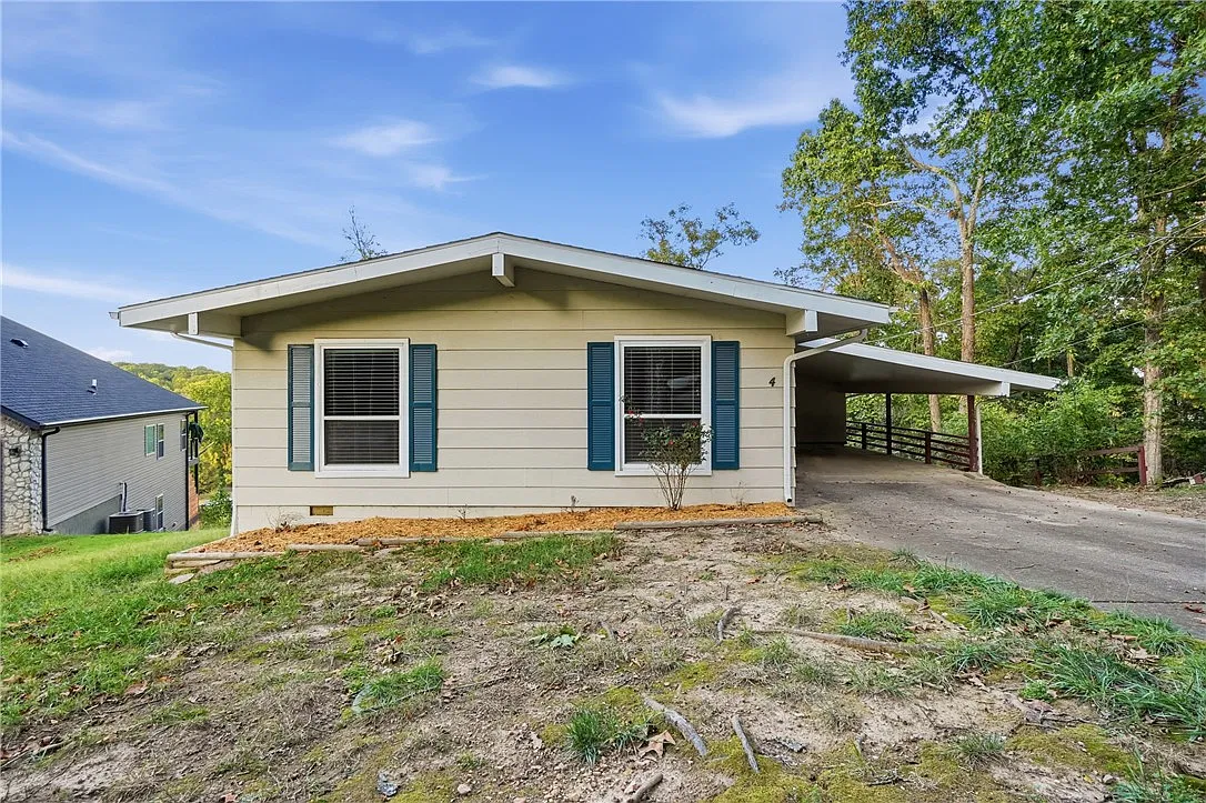 3 bed, 2.5 bath, 1742 sqft, $1,950 — Photo 2