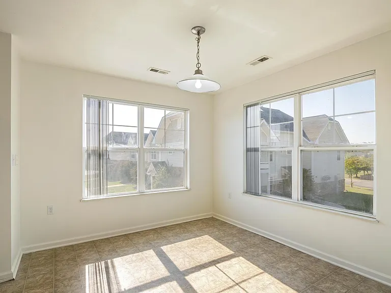 Preston Pointe at Brownstown — Photo 13