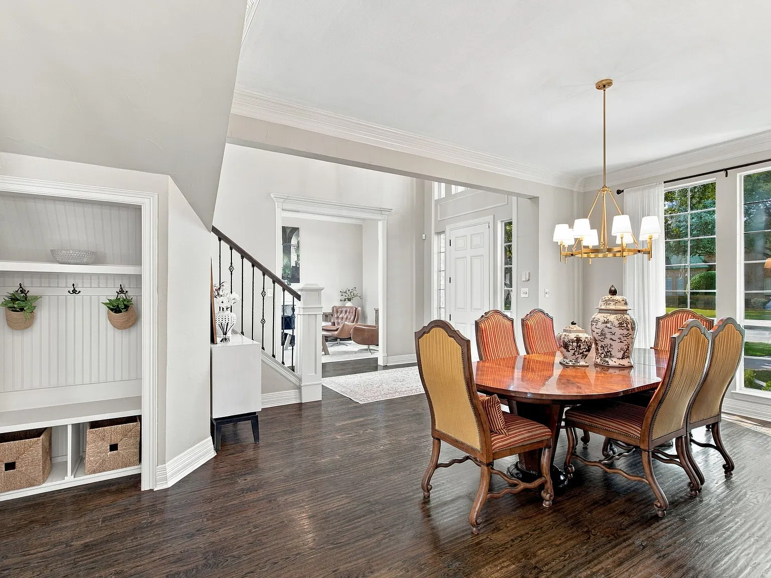 5 bed, 3.5 bath, 4073 sqft, $7,600 — Photo 3