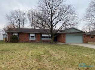2293 N Manor Dr, Genoa, OH 43430