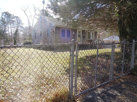 3rd image of 16 Briggs Ave