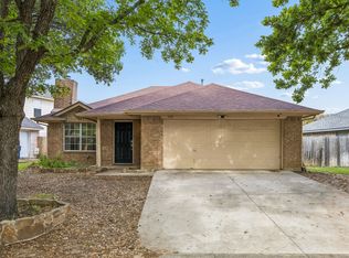 709 Stonebrooke Dr, Burleson, TX 76028