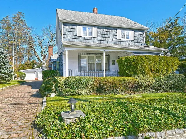 263 Schenck Avenue, Great Neck, NY 11021