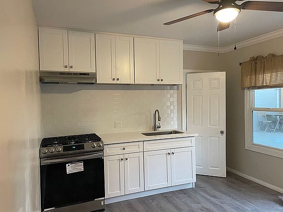 2nd image of 603 N Mariposa St #A