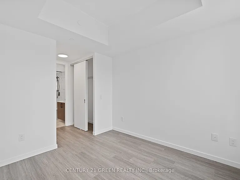 689 The Queensway #216 — Photo 30
