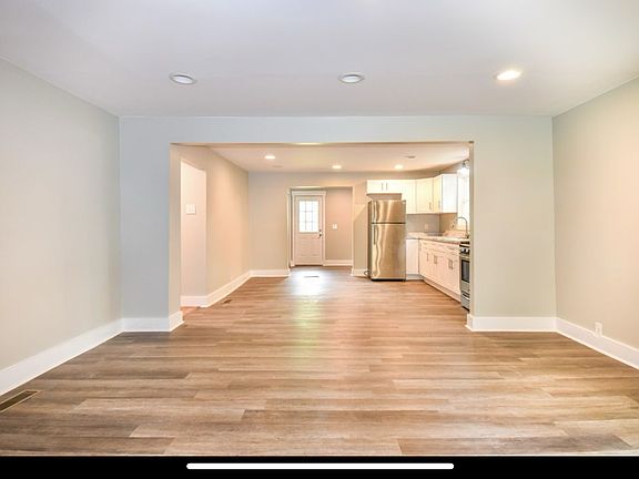 2nd image of 500 E 17th St