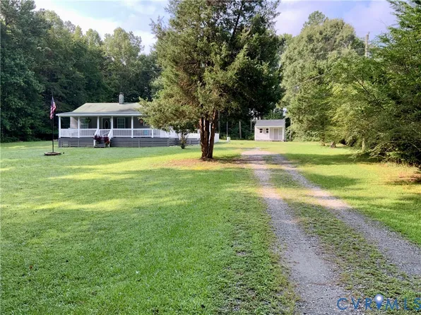 9041 Rocky Run Ln, Amelia Court House, VA 23002