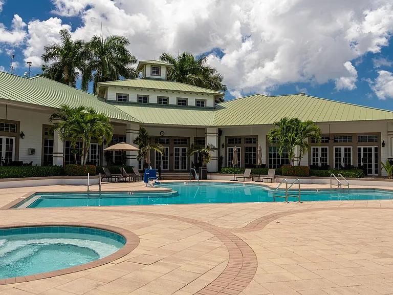 3950 Loblolly Bay Dr #402 — Photo 32