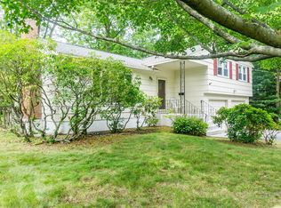 10 Surrey Way, West Hartford, CT 06117