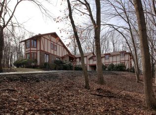 5 Hunters Gln, Far Hills, NJ 07931