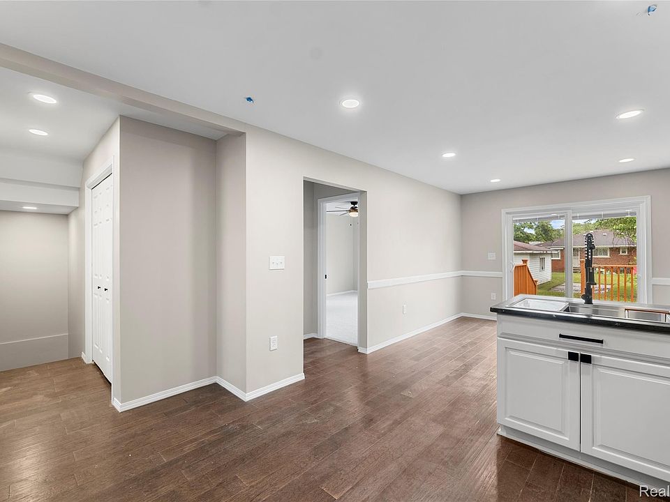 24790 Ashley Ct, photo 18