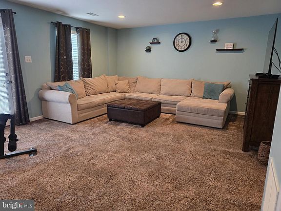 4th image of 203 Perry Way