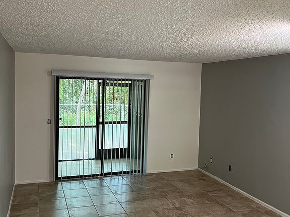 4th image of 2780 Park Dr #D4