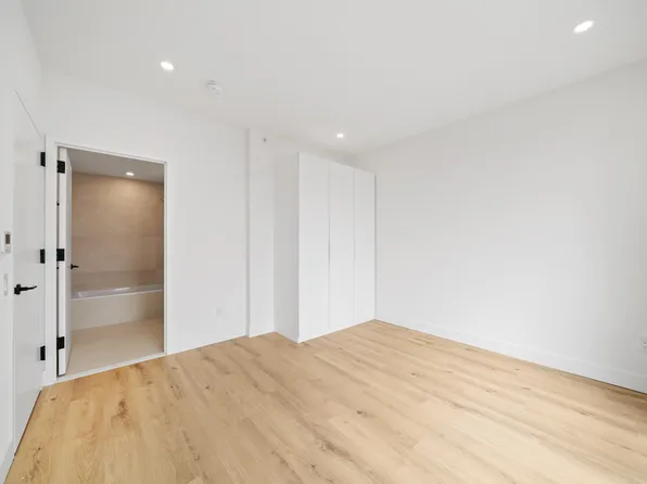 28-08 38th Avenue image 6 of 17