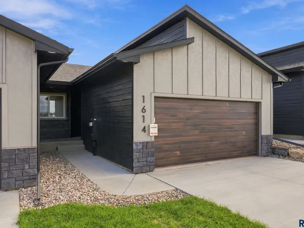 1614 N Tillie Ave, Sioux Falls, SD 57110