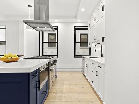 4th image of 260 West Broadway