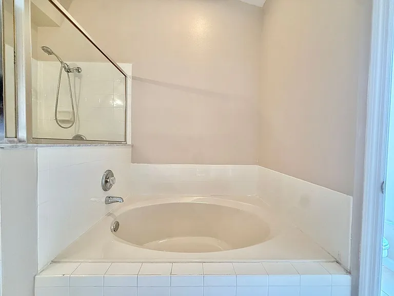 7112 Hiawassee Overlook Dr — Photo 14