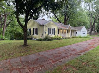 1004 Vineland Ave, Saint Joseph, MI 49085