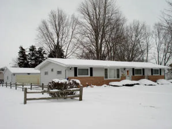 781 Walnut St, Knoxville, IL 61448