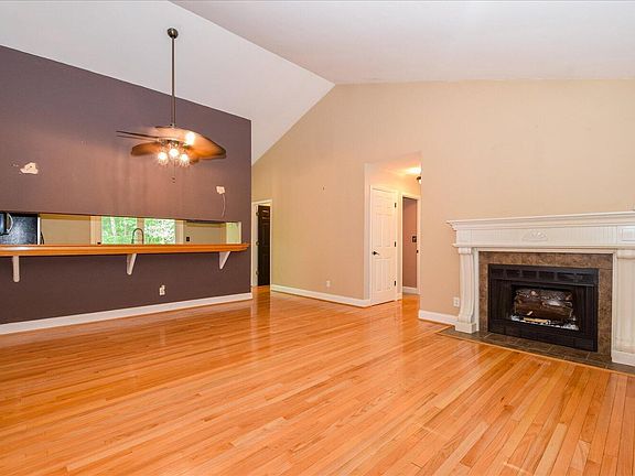 4th image of 4380 Summerset Dr