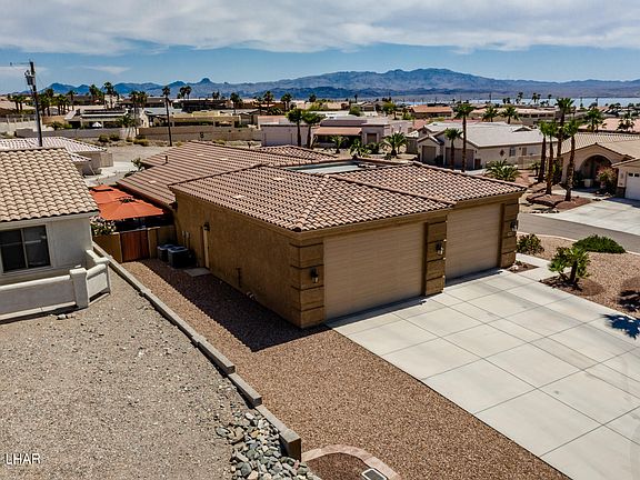 4th image of 1800 Laramie Dr