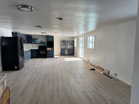 Living Room/Kitchen