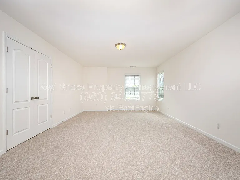 3530 Alister Ave SW — Photo 26