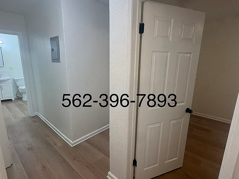 102 E Indigo St #6 — Photo 17
