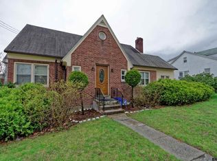 674 N Pearl St, Menands, NY 12204