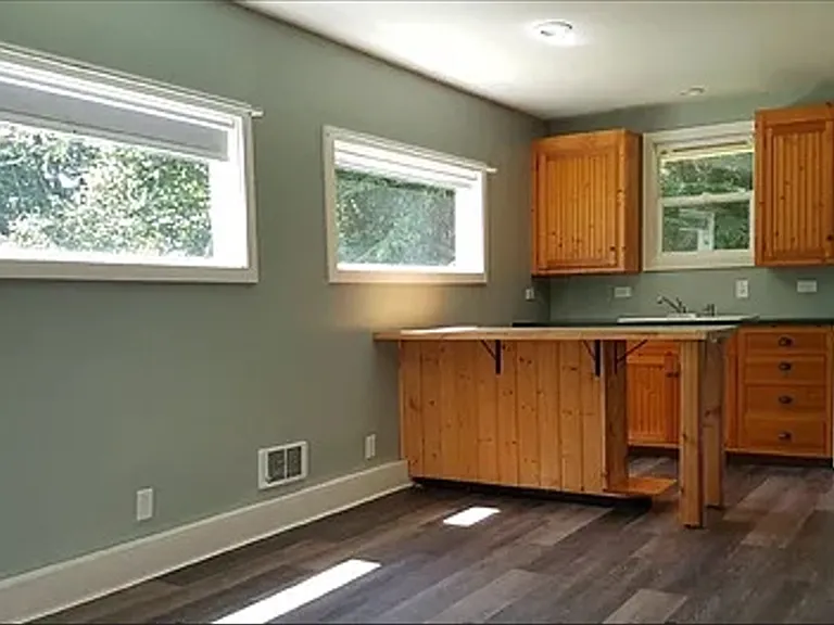 Herrera / Farrow (741 Ellwood Drive) — Photo 4