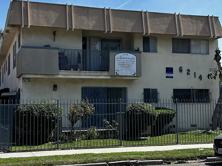 6214 Victoria Ave — Photo 9