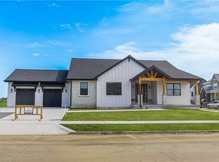 419 SW 16th St, Ankeny, IA 50023