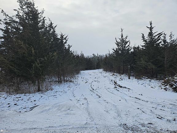 4th image of 5455 Kelly Rd