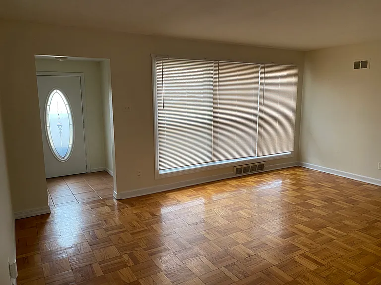 10 Radford Dr — Photo 4