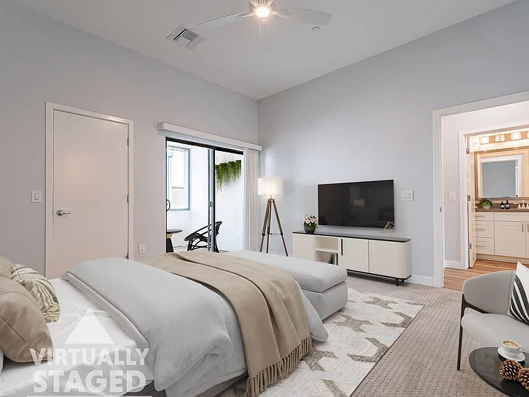1645 E Cheery Lynn Rd — Photo 3